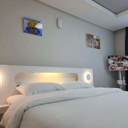 Daegu Star B&B Dsr Hotel Lily Guestroom Ngoại thất bức ảnh