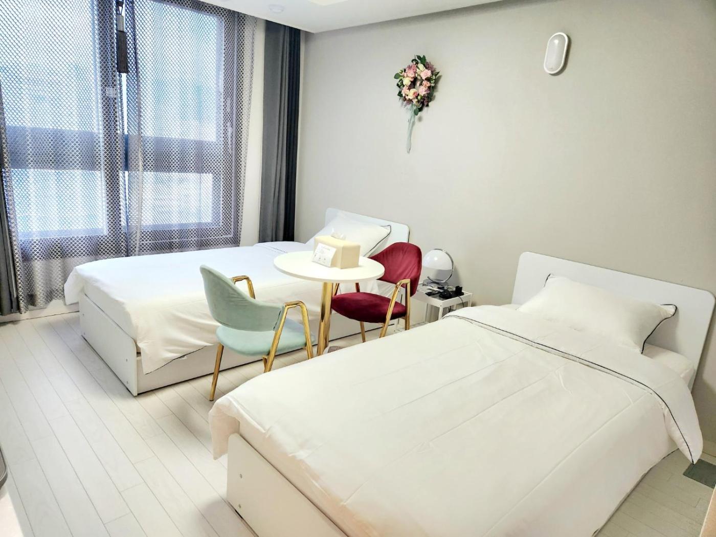Daegu Star B&B Dsr Hotel Lily Guestroom Ngoại thất bức ảnh
