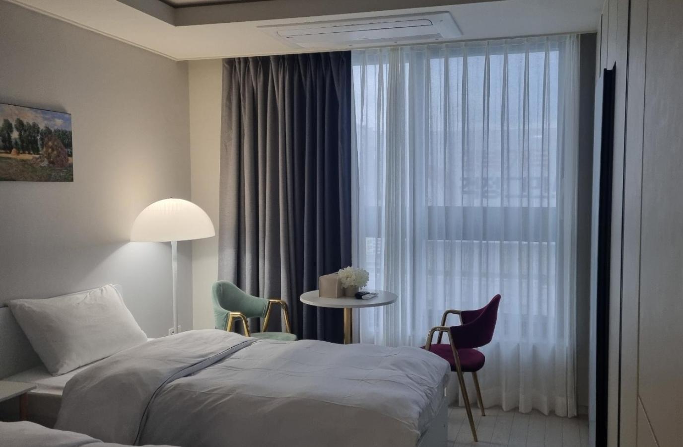 Daegu Star B&B Dsr Hotel Lily Guestroom Ngoại thất bức ảnh