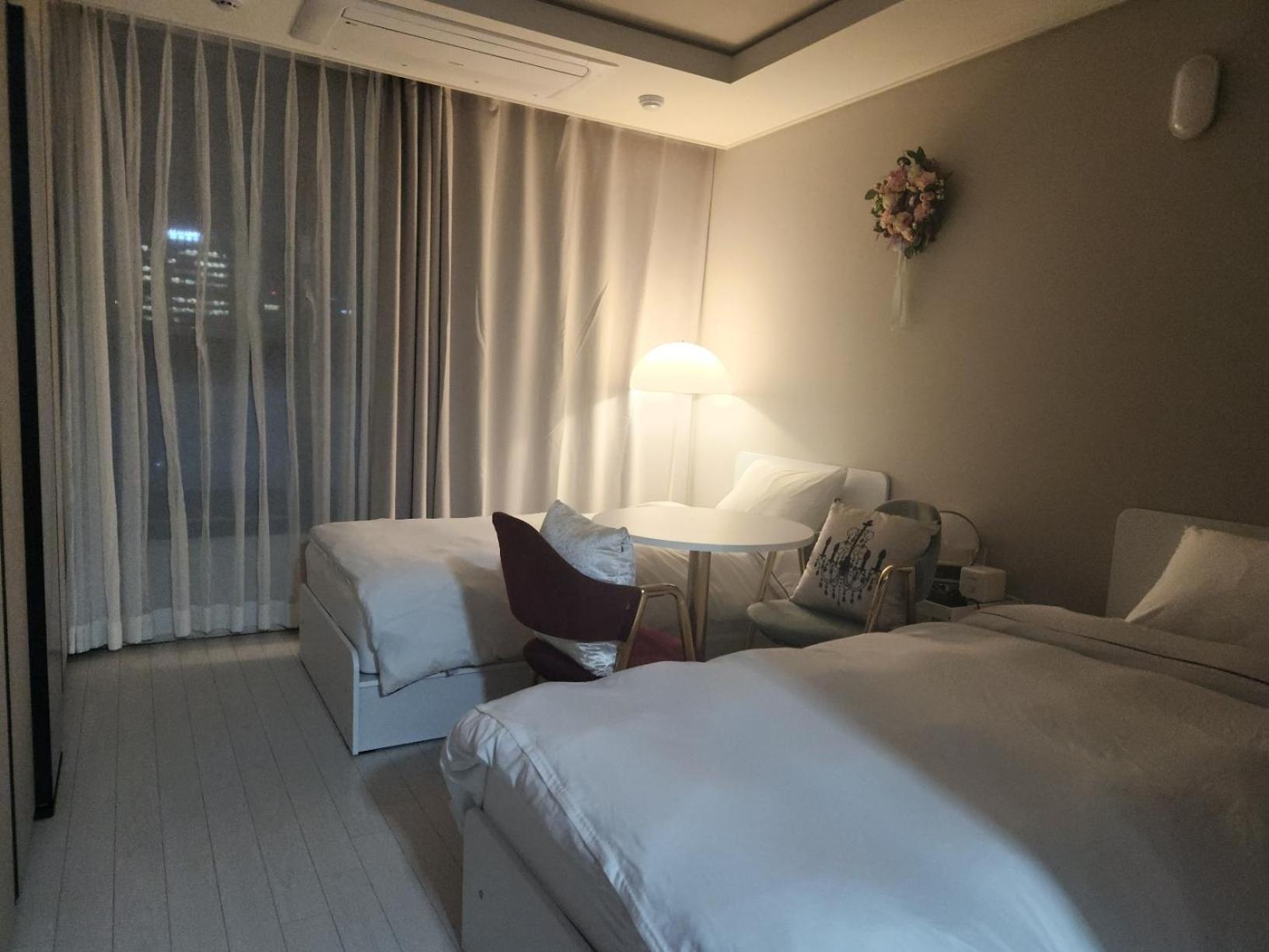 Daegu Star B&B Dsr Hotel Lily Guestroom Ngoại thất bức ảnh