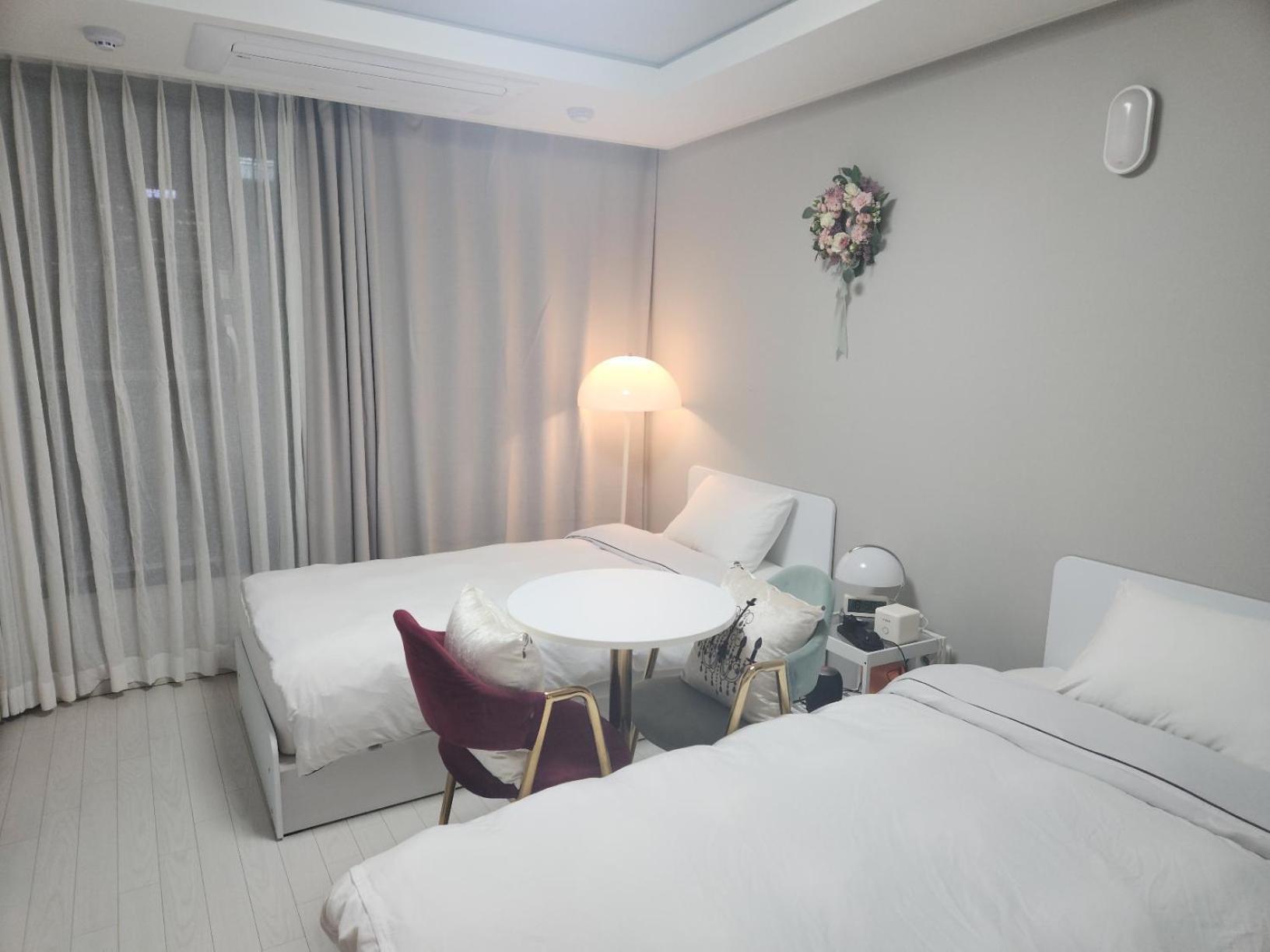Daegu Star B&B Dsr Hotel Lily Guestroom Ngoại thất bức ảnh