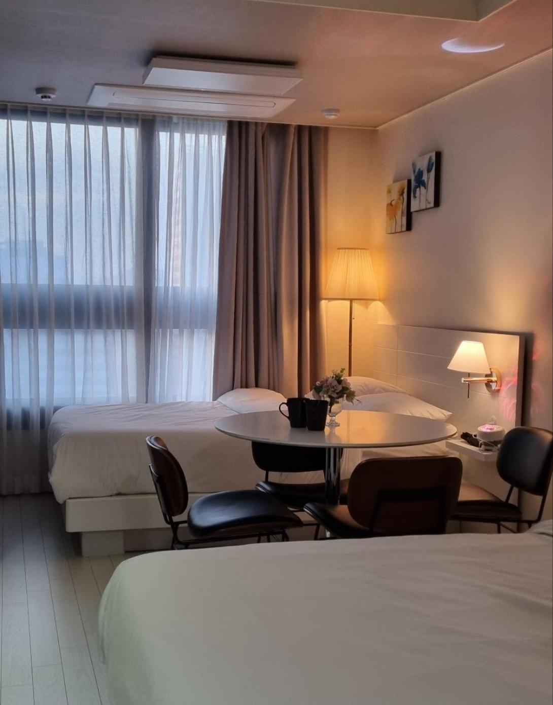 Daegu Star B&B Dsr Hotel Lily Guestroom Ngoại thất bức ảnh
