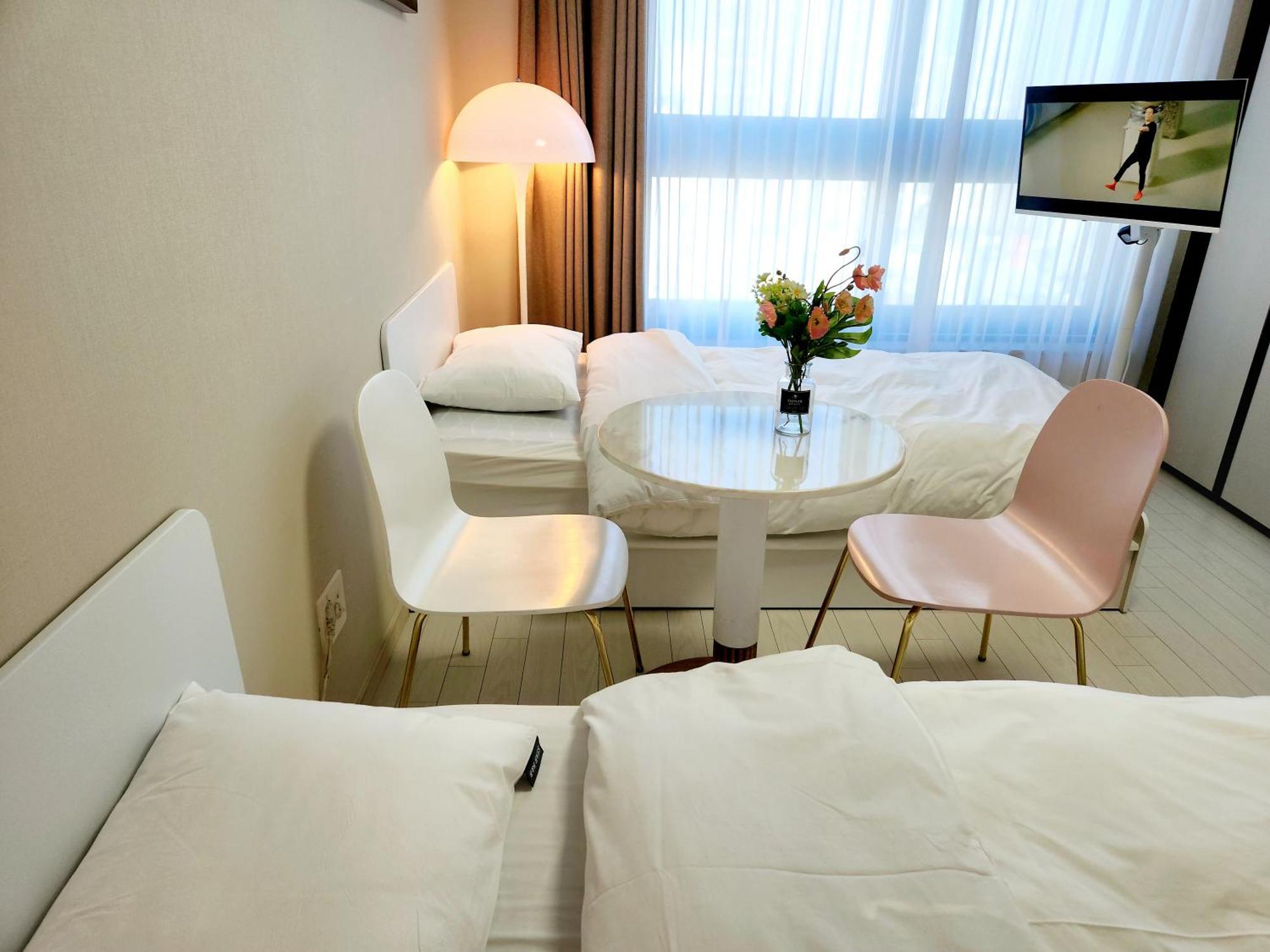 Daegu Star B&B Dsr Hotel Lily Guestroom Phòng bức ảnh