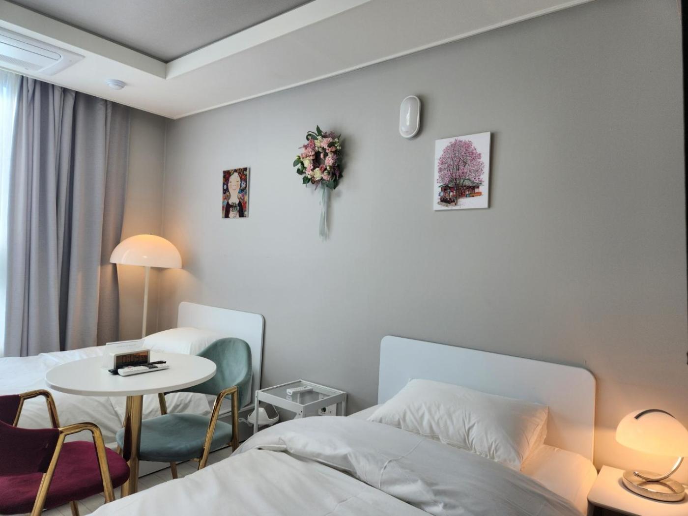 Daegu Star B&B Dsr Hotel Lily Guestroom Ngoại thất bức ảnh