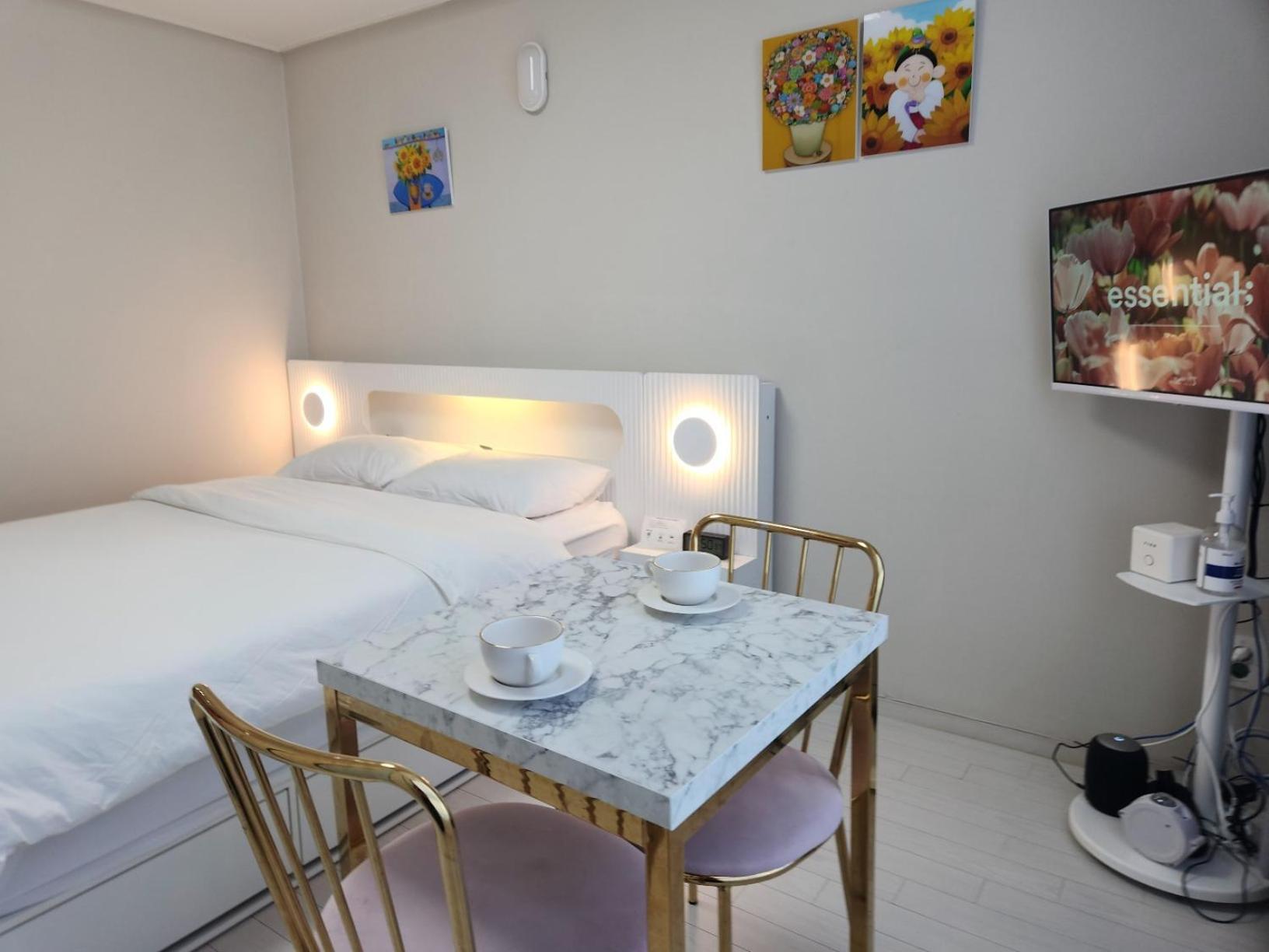 Daegu Star B&B Dsr Hotel Lily Guestroom Ngoại thất bức ảnh