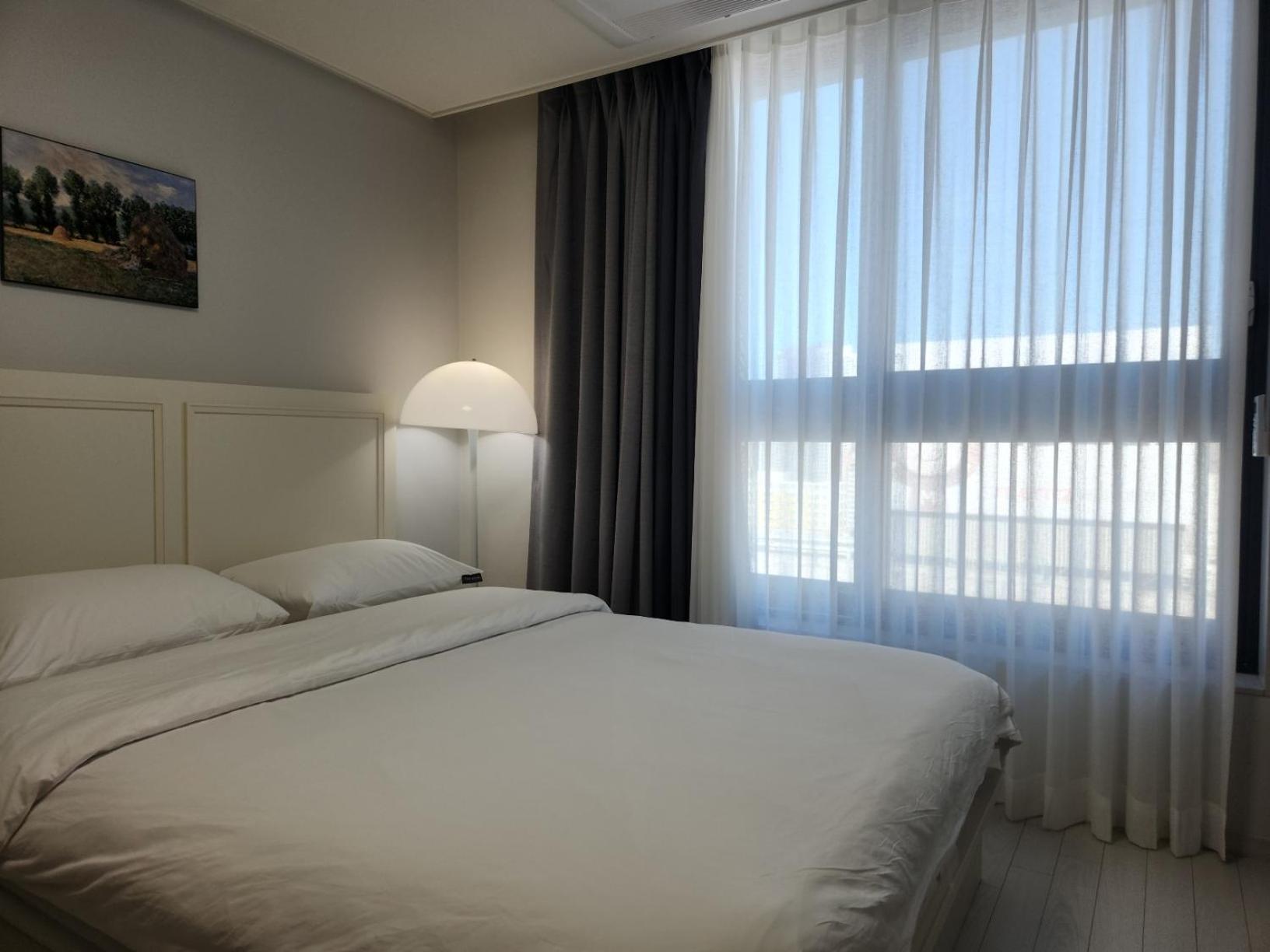 Daegu Star B&B Dsr Hotel Lily Guestroom Ngoại thất bức ảnh